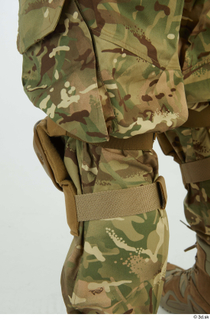 Luis Donovan Soldier Pose A knee leg 0001.jpg